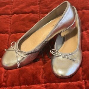 Time And Tru Silver Metallic Shoes With Bows Sz 10 NWT